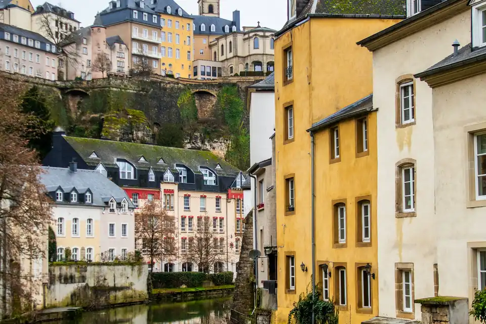 Yellow riverside houses along the Alzette in the Grund
